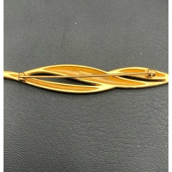 Vintage Monet Gold Tone Abstract Brooch Signed - Picture 4 of 5